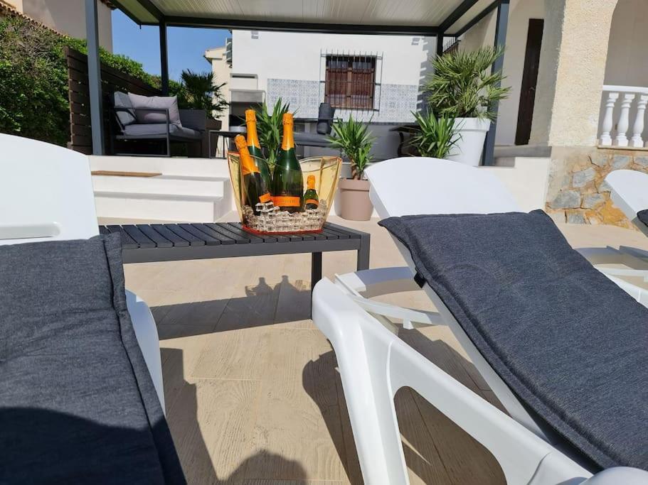 Villa On The Beach Playa Flamenca 오리후엘라 외부 사진