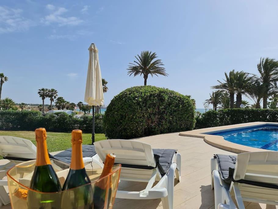 Villa On The Beach Playa Flamenca 오리후엘라 외부 사진